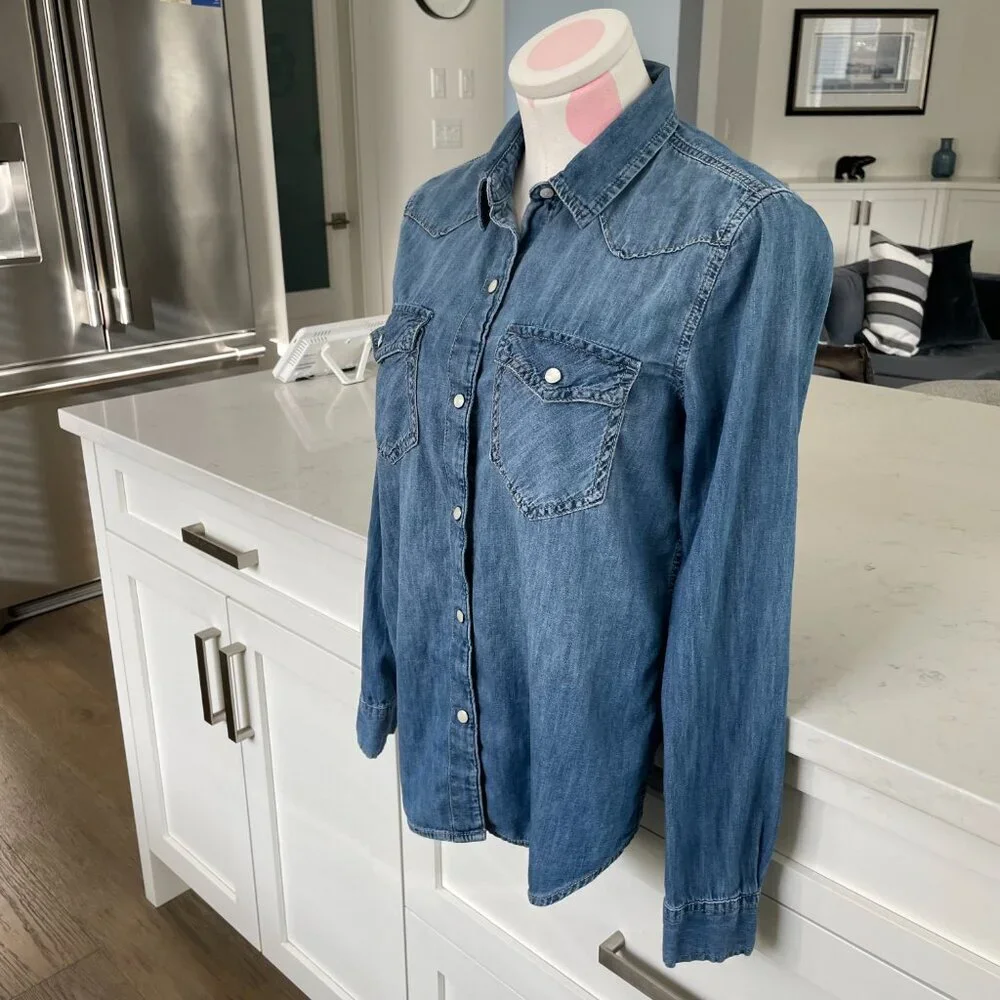 GAP Denim LS Western Cowgirl Denim Shirt Pearl Snap Close Med Wash Indigo Blue S - Picture 2 of 12